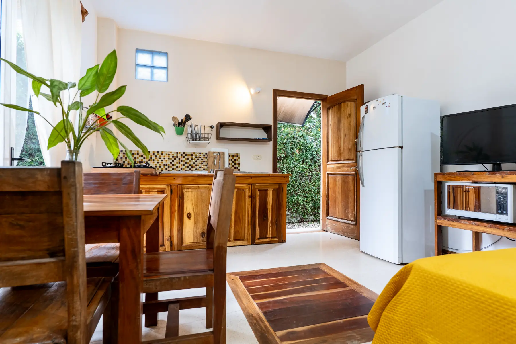 Brown apartment photo 10