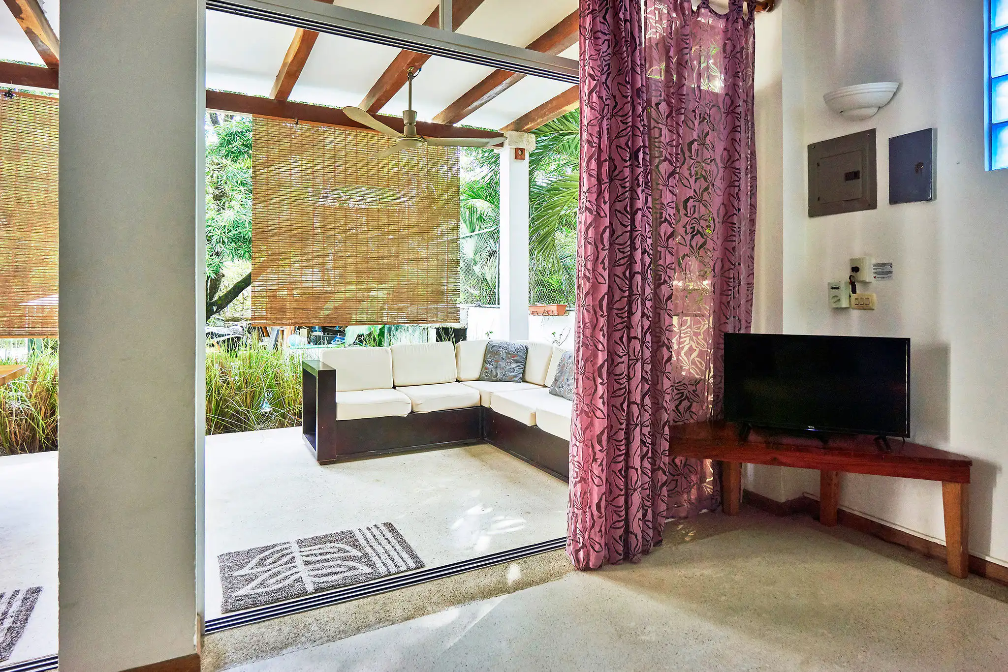 White apartment photo 15